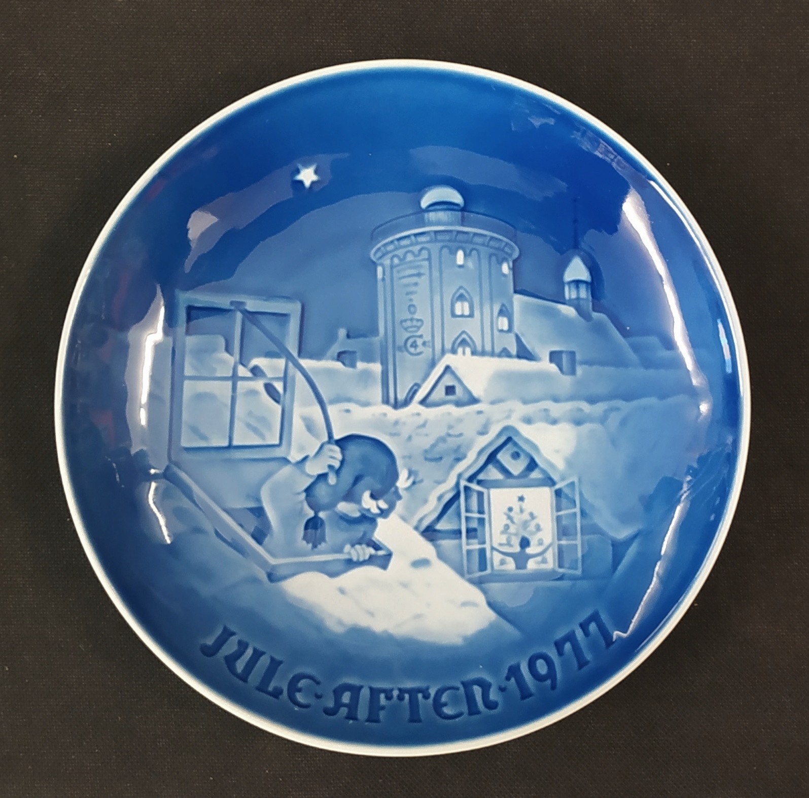 Royal Copenhagen Piatto Natalizio In Porcellana - 27 Cm Con Ghirlande Di Abete - 3
